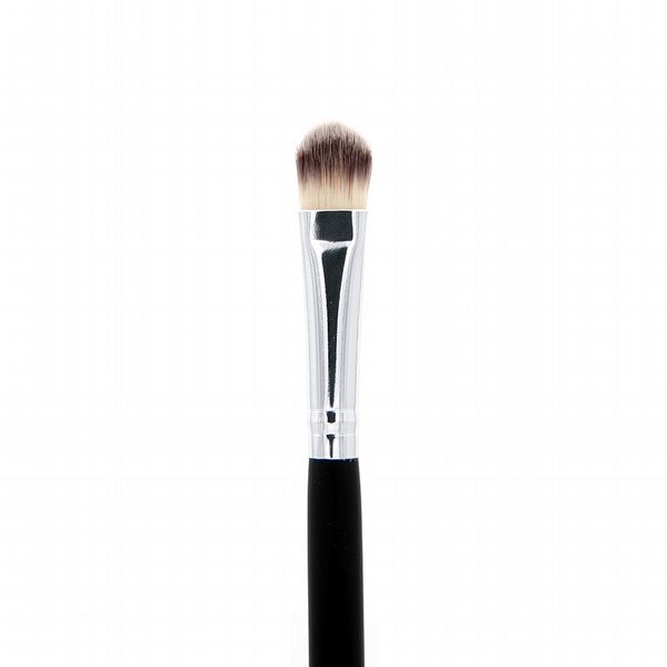 Deluxe Oval Concealer Brush
